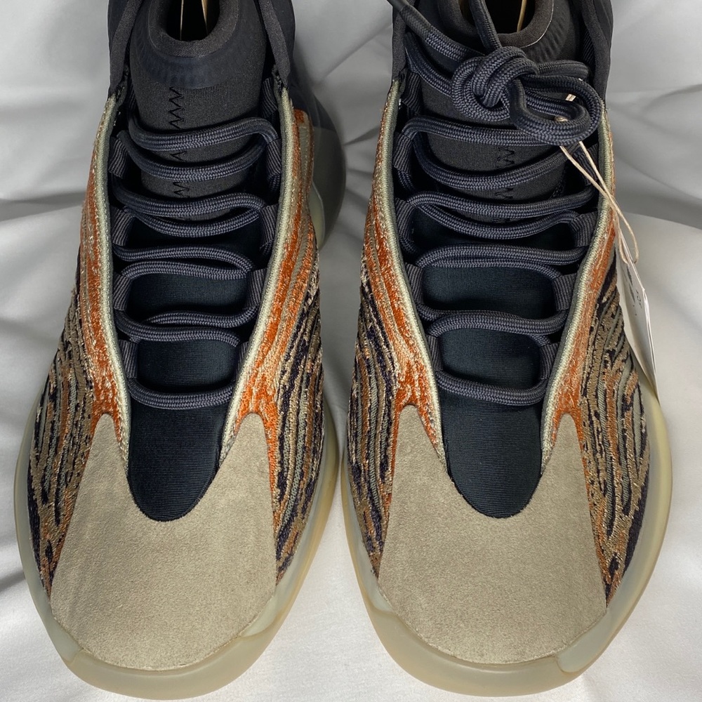 BNIB Yeezy QNTM Flash Orange - size 12